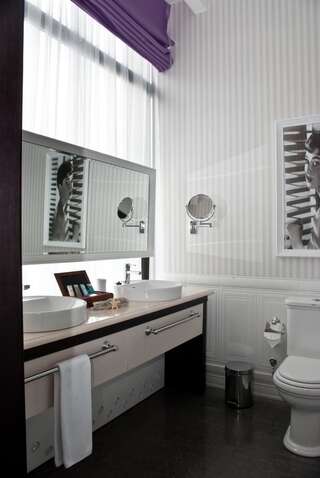 Отель Миракс Бутик Отель Харьков Стандартный двухместный номер с 2 отдельными кроватями-1